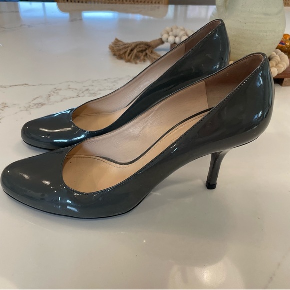 PRADA PATENT LEATHER HEELS - Charcoal Grey - Authentic - Picture 7 of 12